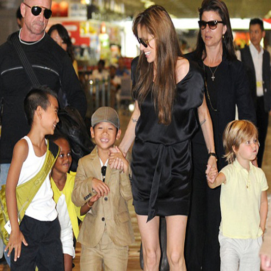 Angelina Jolie Ba me noi tieng cua Hollywood da ket hon1 - Angelina Jolie – bà mẹ nổi tiếng của Hollywood đã kết hôn!